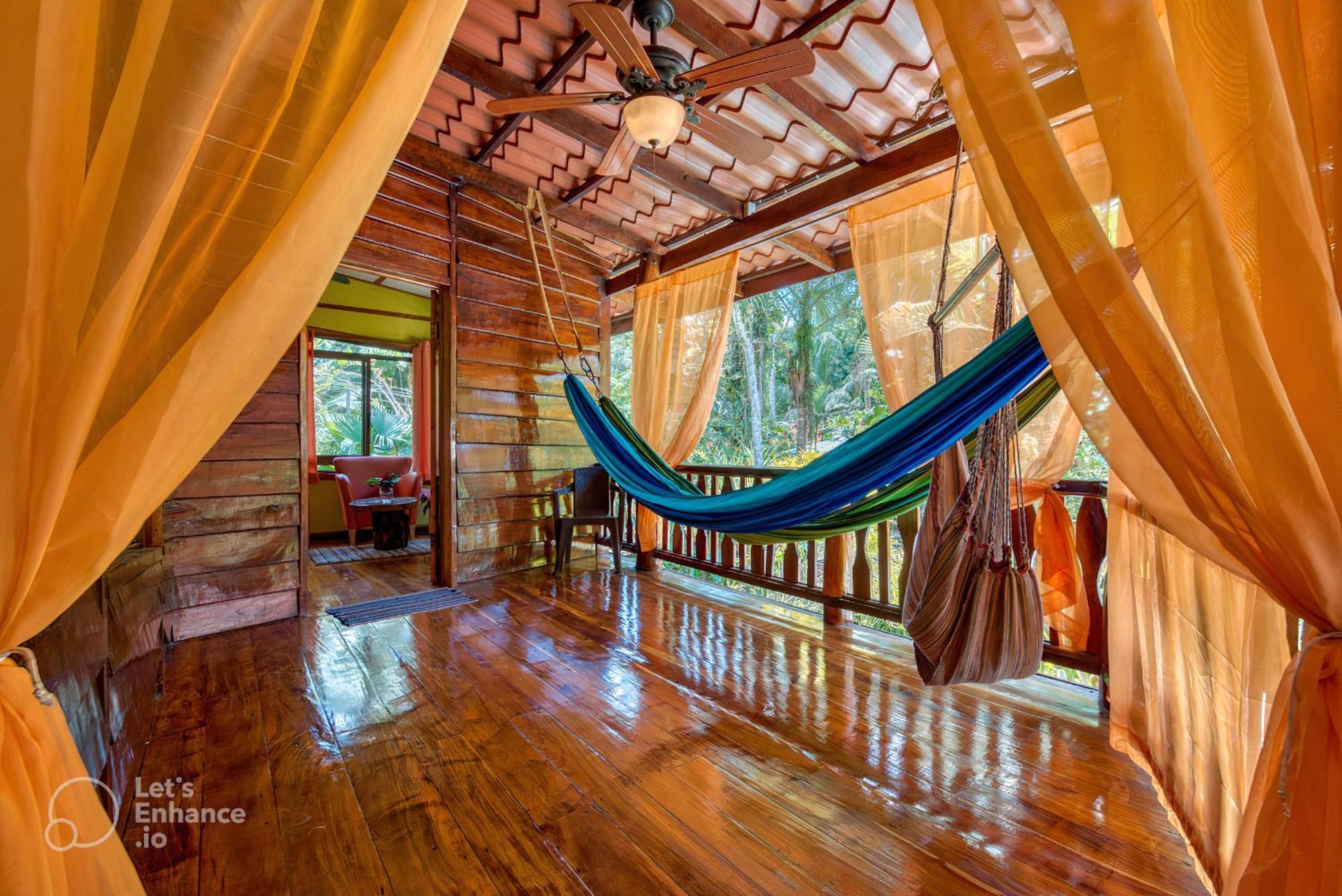 Caribe Town Bungalows Puerto Viejo de Talamanca Extérieur photo