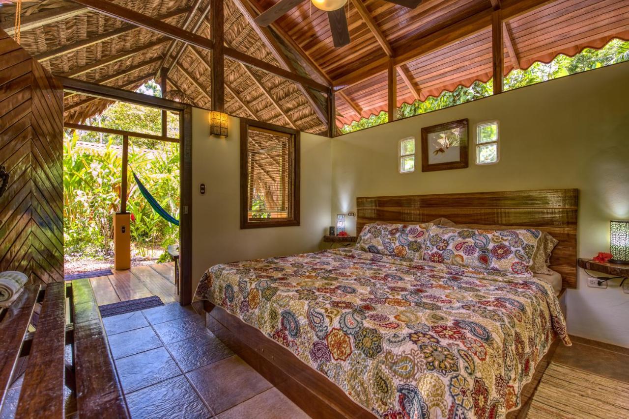 Caribe Town Bungalows Puerto Viejo de Talamanca Extérieur photo
