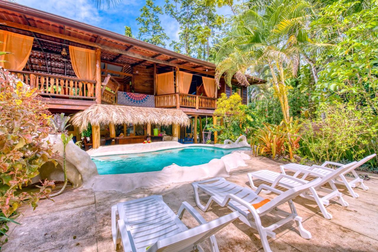 Caribe Town Bungalows Puerto Viejo de Talamanca Extérieur photo