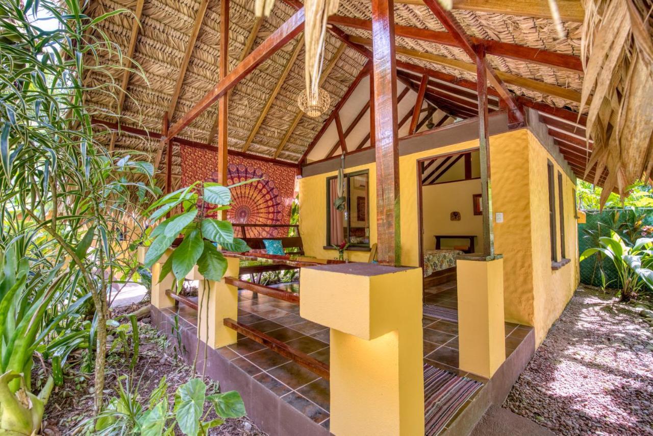 Caribe Town Bungalows Puerto Viejo de Talamanca Extérieur photo