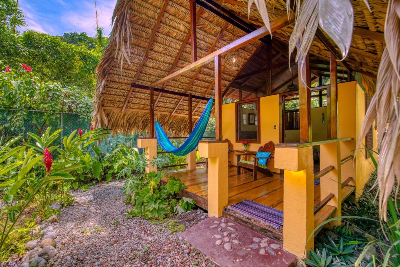 Caribe Town Bungalows Puerto Viejo de Talamanca Extérieur photo